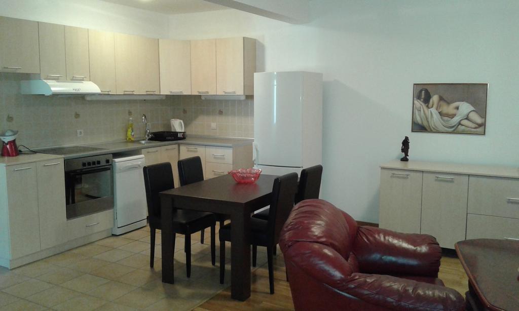 Oro Apartments Petrovac na moru Zimmer foto